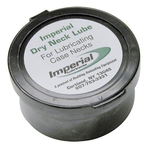 IMPERIAL DRY NECK LUBE er en grafittbasert pulverlube som reduserer chatter og drag i størkeddies. Den kontaminerer ikke ladningspulveret.