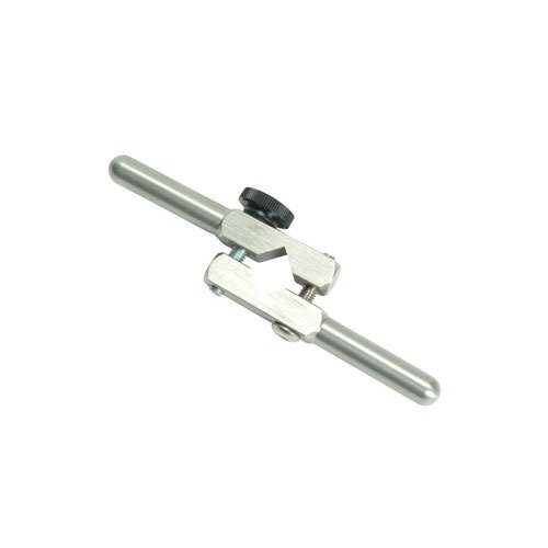 NECK TURNING HANDLE fra SINCLAIR INTERNATIONAL gir ekstra grep for Neck Turning Tool, noe som forbedrer presisjon og kontroll ved hylsebearbeiding.