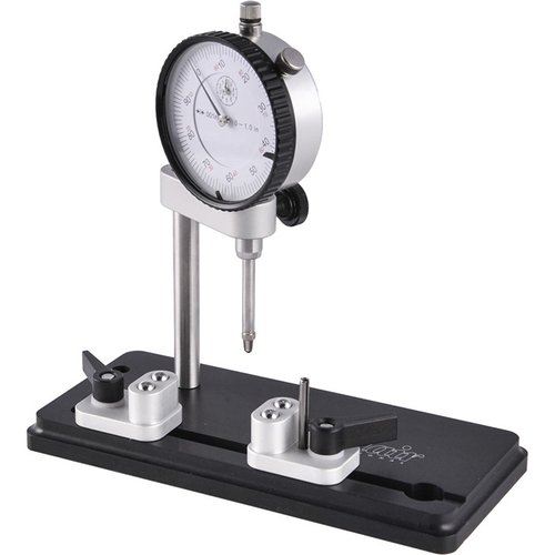 SINCLAIR CONCENTRICITY GAUGE er enkel å bruke, nøyaktig og laget for langvarig bruk. Måler runout med justerbare bæreblokker for ulike patronlengder.