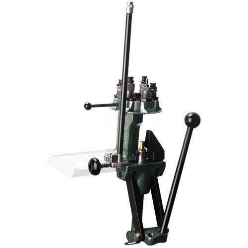 Oppdag RCBS TURRET PRESS! 🎯 Omlading gjort enkelt med robust design og høy produksjon. Perfekt for både enkelt- og progressiv modus.