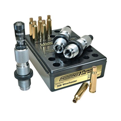 Redding Premium Deluxe Die Set for 308 Winchester gir deg presisjon med Carbide Size button for enkel resizing og Bullet Micrometer Seating Die for nøyaktig justering.