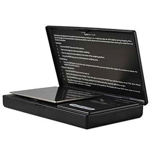 RELOADING SCALE KIT fra MEC RELOADING gir presise vekter med 100g kapasitet og 0.1 grain oppløsning, perfekt for nøyaktige og konsistente ladninger.