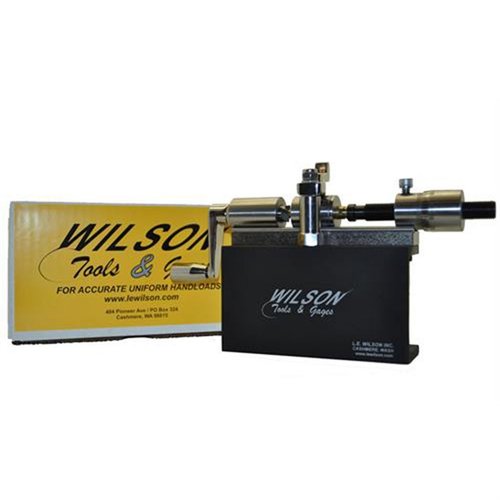L.E. Wilson .50 BMG Microstop Case Trimmer Kit gir presis trimming av hylser fra 6mm til .50 BMG, med justerbar mikrostop og stødig base for kvalitet.