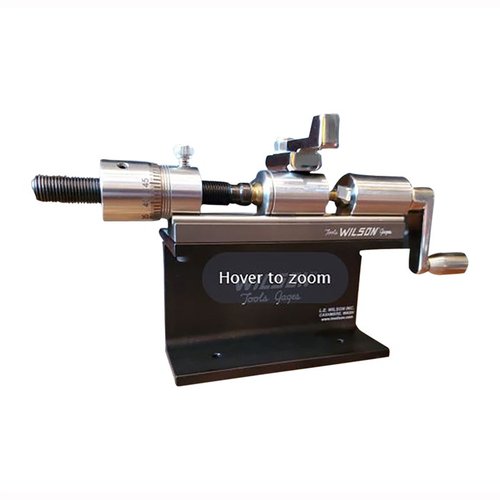 Wilson Case Length Micro Trimmer Kit tilbyr presis trimming av .17 - .45 kaliber hylser, med justerbar mikrometer og slitesterk rustfritt stål håndtak.