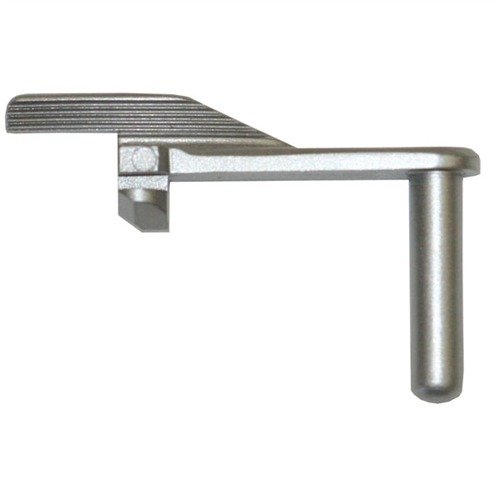 Denne 1911 EXTENDED SLIDE RELEASE fra WILSON COMBAT er bredere og lengre enn fabrikkversjonen, noe som gir raskere magasinbytter uten å ta blikket fra målet.