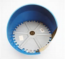 Dillon Case Feed for RL1050/XL650 gir effektiv og presis mating av hylser til reloading, tilgjengelig for ulike kaliber og leveres med 220V strøm.